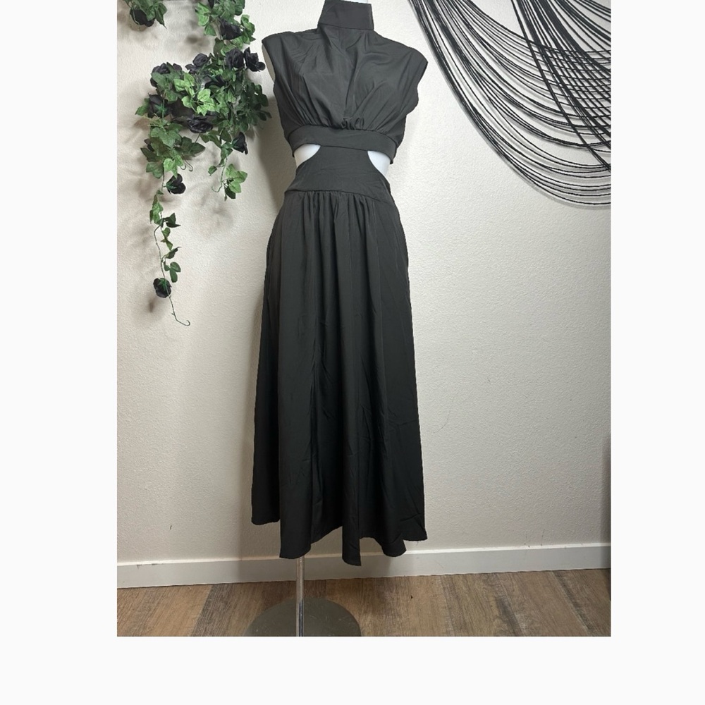 Elegant Black Maxi Dress